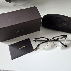 Tom Ford Elegant Black and Gold Glasses
